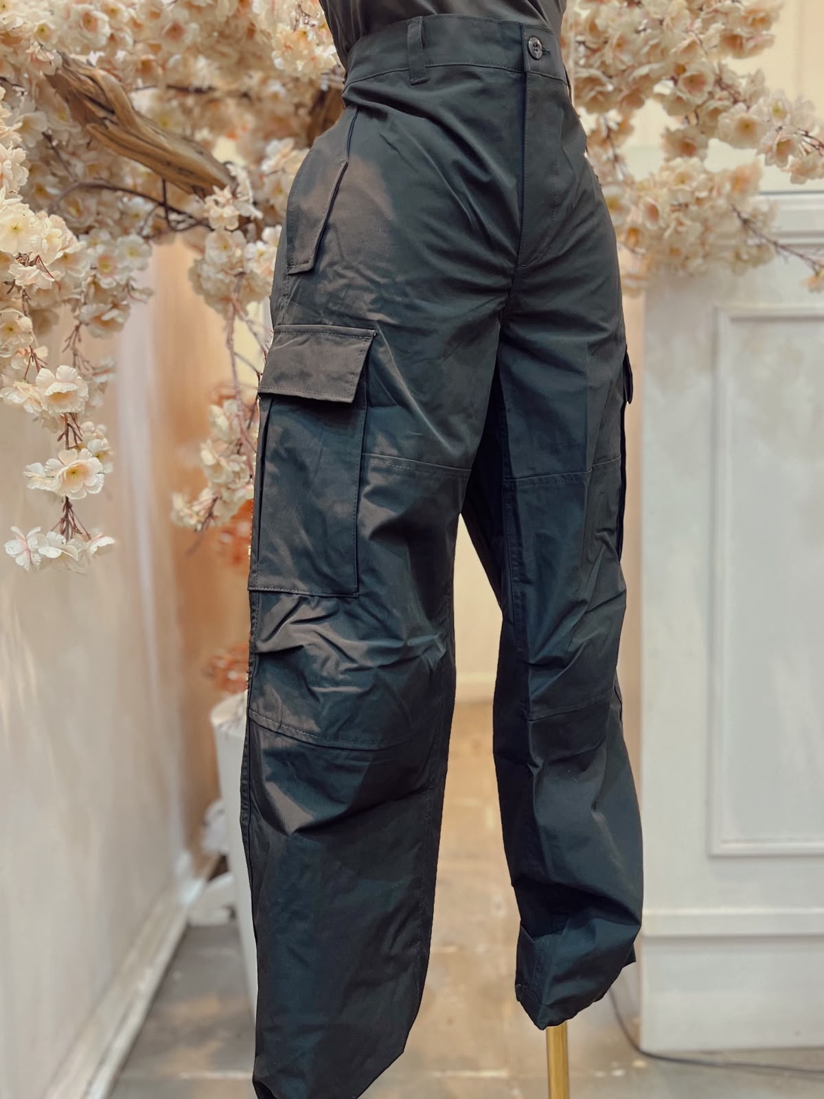 Pantalón Cargo Oversize Negro - Image 4